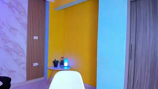 Snapshot of Megan_blue7 chatting on November 6, 11:36 am Megan blue7 online show from November 6, 11:36 am