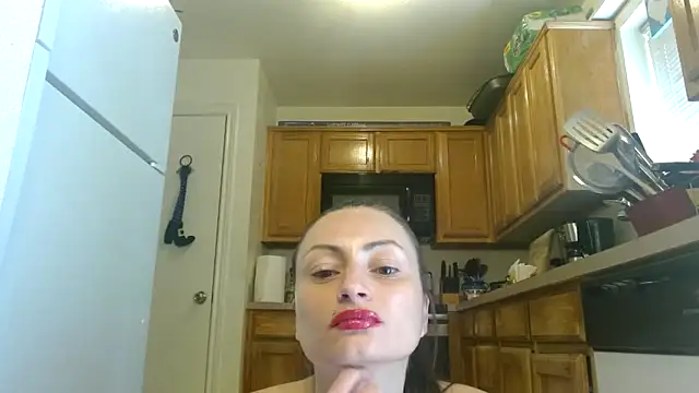 Snapshot of DiamondMonroeXo chatting on September 9, 3:43 pm DiamondMonroeXo online show from September 9, 3:43 pm