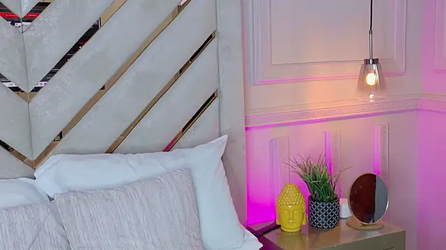 Noa Adams online show from March 22, 4:27 am