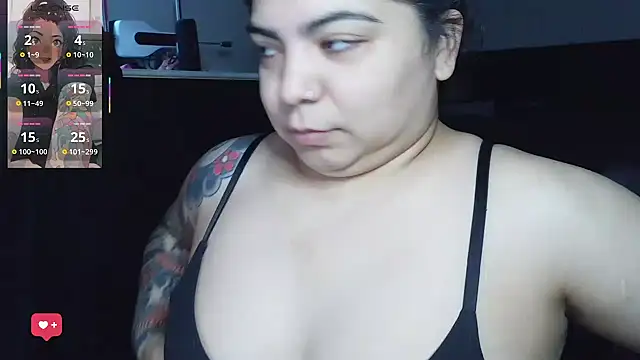 kimmiakiss22 online show from April 30, 12:50 am
