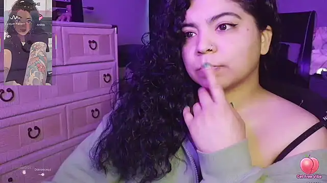 kimmiakiss22 online show from March 16, 12:07 am