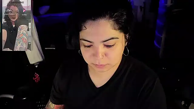kimmiakiss22 online show from May 11, 3:19 am