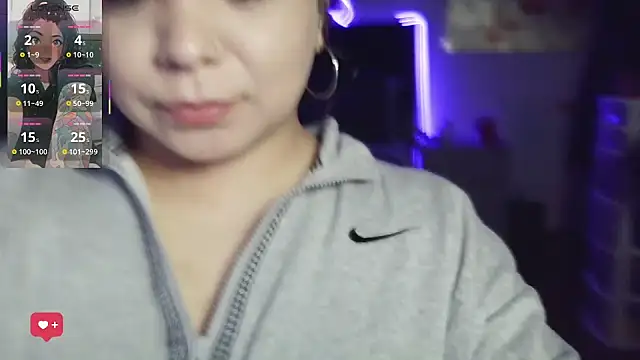 kimmiakiss22 online show from May 2, 3:01 am
