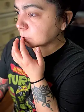 kimmiakiss22 online show from March 19, 8:42 pm