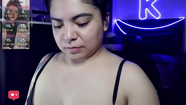 kimmiakiss22 online show from April 12, 3:10 am