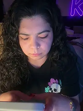 kimmiakiss22 online show from February 13, 5:29 am