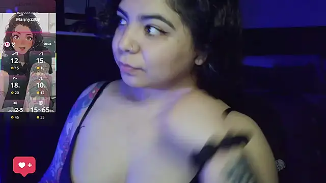 kimmiakiss22 online show from April 24, 12:01 am