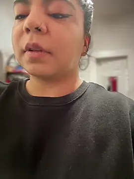 kimmiakiss22 online show from March 6, 8:26 pm