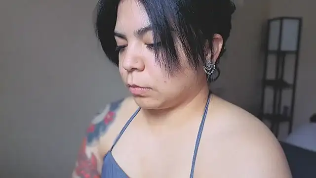 kimmiakiss22 online show from March 13, 8:00 pm