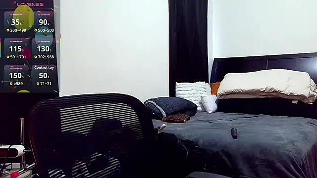 kimmiakiss22 online show from November 25, 7:03 pm