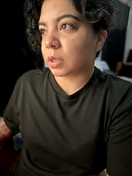 kimmiakiss22 online show from November 18, 6:33 pm