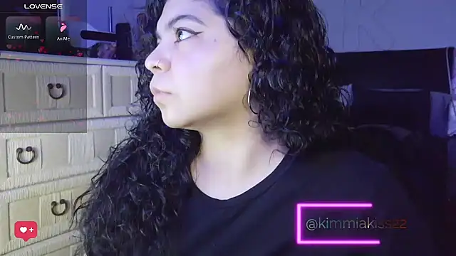 kimmiakiss22 online show from March 10, 9:19 pm