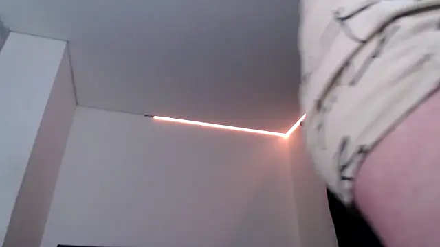 dolcemacca online show from October 8, 3:52 am