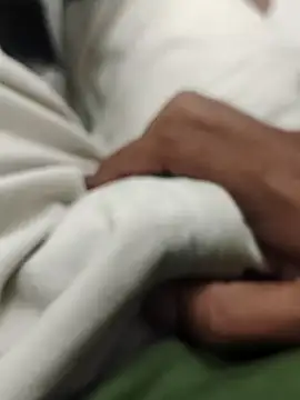 Snapshot of orgasmic_boy chatting on December 6, 10:24 pm orgasmic boy online show from December 6, 10:24 pm