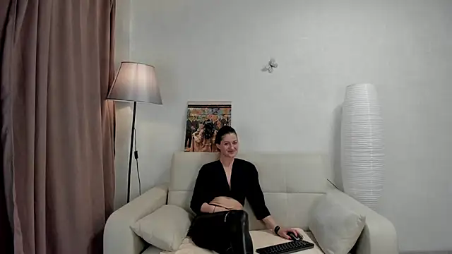 Snapshot of Katerina_Ray chatting on October 7, 1:06 am Katerina Ray online show from October 7, 1:06 am