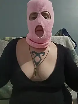 Lolabeluccia xh  online show from December 4, 7:40 am