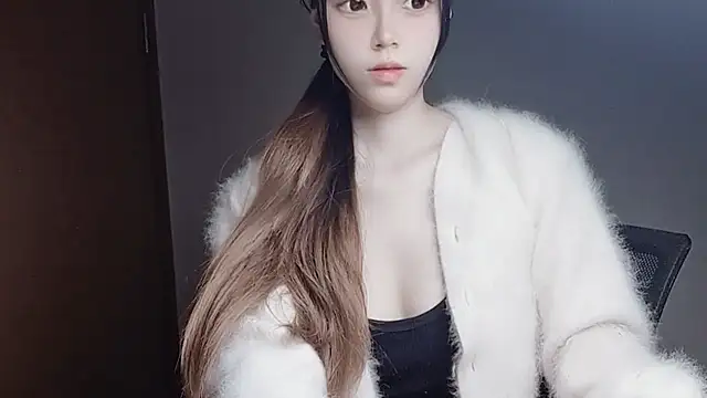 Snapshot of VaerySaenz chatting on November 28, 1:33 pm VaerySaenz online show from November 28, 1:33 pm