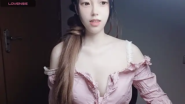 Snapshot of VaerySaenz chatting on November 23, 12:26 pm VaerySaenz online show from November 23, 12:26 pm