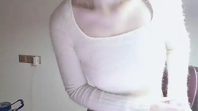 Snapshot of VaerySaenz chatting on March 8, 2:19 pm VaerySaenz online show from March 8, 2:19 pm