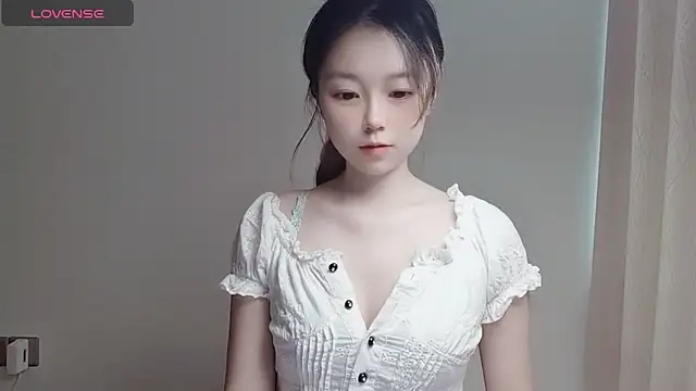 Snapshot of VaerySaenz chatting on March 9, 3:32 am VaerySaenz online show from March 9, 3:32 am