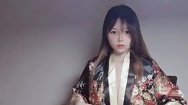 Snapshot of VaerySaenz chatting on March 13, 2:23 pm VaerySaenz online show from March 13, 2:23 pm