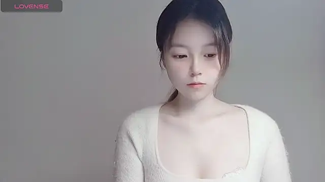 Snapshot of VaerySaenz chatting on March 8, 2:23 am VaerySaenz online show from March 8, 2:23 am