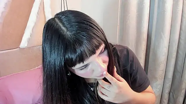 Snapshot of xhinata_hyugax chatting on October 15, 11:35 pm xhinata hyugax online show from October 15, 11:35 pm