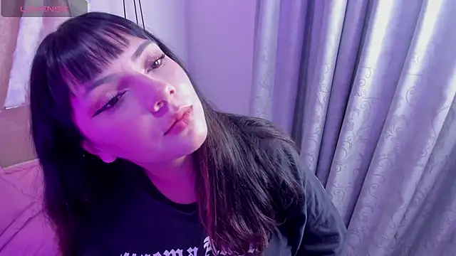 xhinata hyugax online show from March 3, 11:23 pm