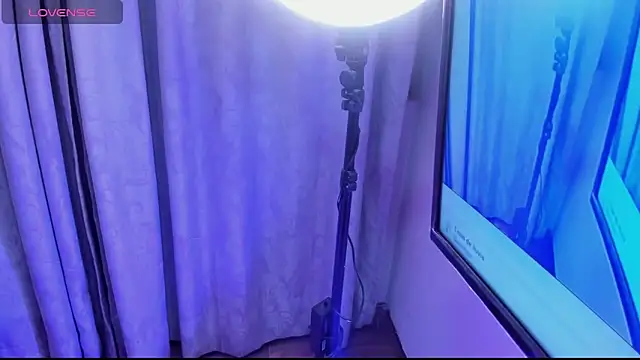 xhinata hyugax online show from April 24, 1:40 am