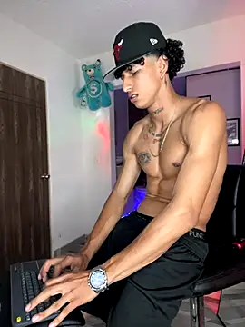 Snapshot of mike_casseano chatting on September 29, 10:37 pm mike casseano online show from September 29, 10:37 pm