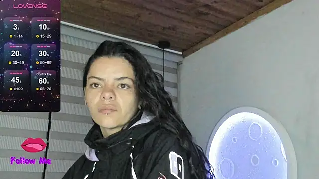 natasha logan  online show from June 12, 4:32 am