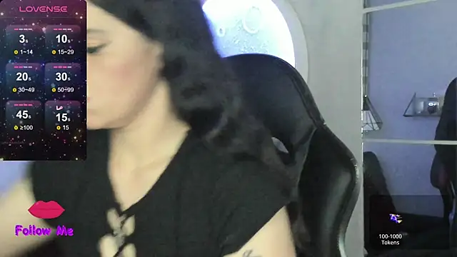 Snapshot of natasha_logan_ chatting on October 14, 4:02 am natasha logan online show from October 14, 4:02 am