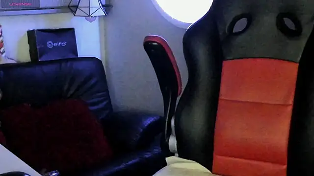 Snapshot of natasha_logan_ chatting on November 23, 4:11 am natasha logan online show from November 23, 4:11 am