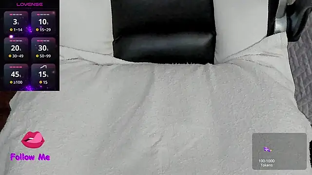 Snapshot of natasha_logan_ chatting on March 23, 4:05 am natasha logan online show from March 23, 4:05 am