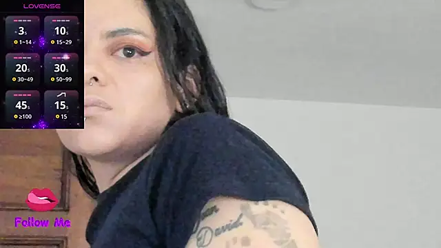 Snapshot of natasha_logan_ chatting on March 15, 4:02 am natasha logan online show from March 15, 4:02 am