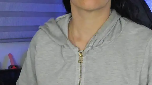 Snapshot of natasha_logan_ chatting on December 15, 4:07 am natasha logan online show from December 15, 4:07 am