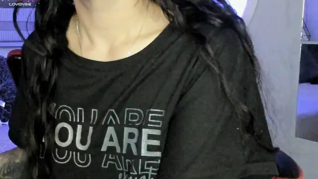 natasha logan  online show from March 31, 4:25 am