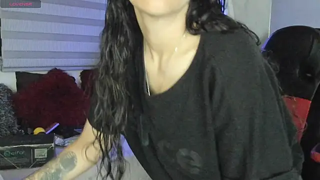natasha logan  online show from May 3, 4:06 am
