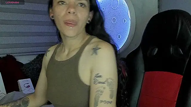 Snapshot of natasha_logan_ chatting on July 21, 4:03 am natasha logan online show from July 21, 4:03 am