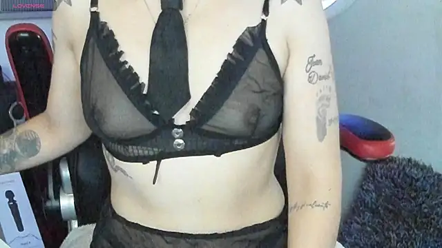 natasha logan  online show from February 8, 3:59 am