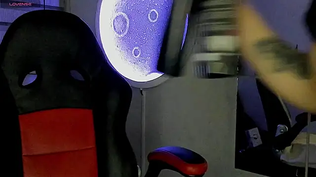 Snapshot of natasha_logan_ chatting on October 27, 4:02 am natasha logan online show from October 27, 4:02 am