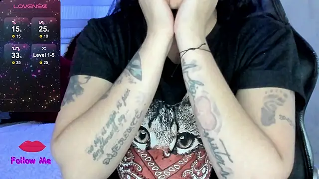 natasha logan  online show from April 12, 4:05 am