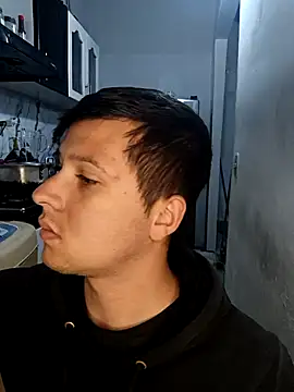 catire2323 online show from April 10, 12:50 am