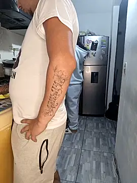 catire2323 online show from February 20, 1:46 am