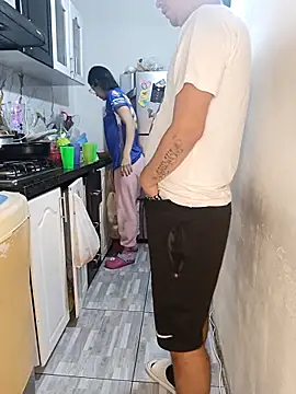 catire2323 online show from April 11, 12:18 am