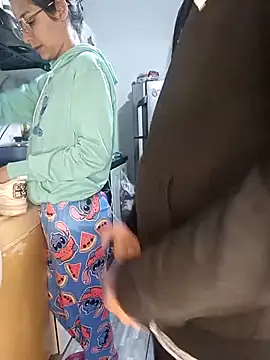 catire2323 online show from April 18, 12:46 am