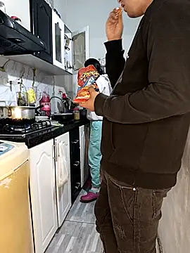 catire2323 online show from April 17, 12:57 am