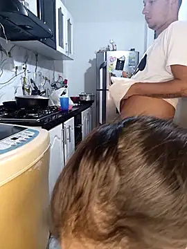 catire2323 online show from March 28, 12:33 am