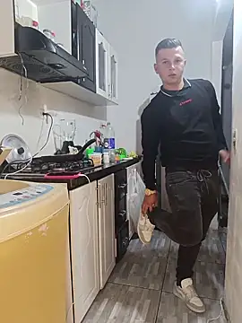 catire2323 online show from February 6, 1:01 am