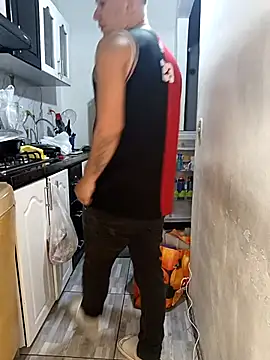 catire2323 online show from April 15, 1:55 am